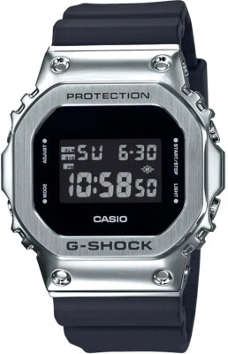 Casio GM-5600-1DR Erkek Kol Saati - Casio